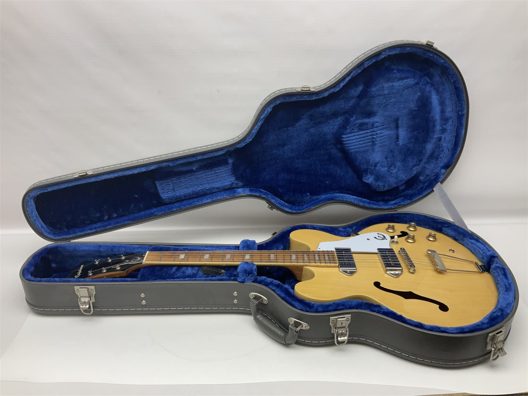 Epiphone Casino NA semi-acoustic guitar with natural maple finish and P90 pick-ups, serial no.19061529340, L105cm overall; in original hard carrying case