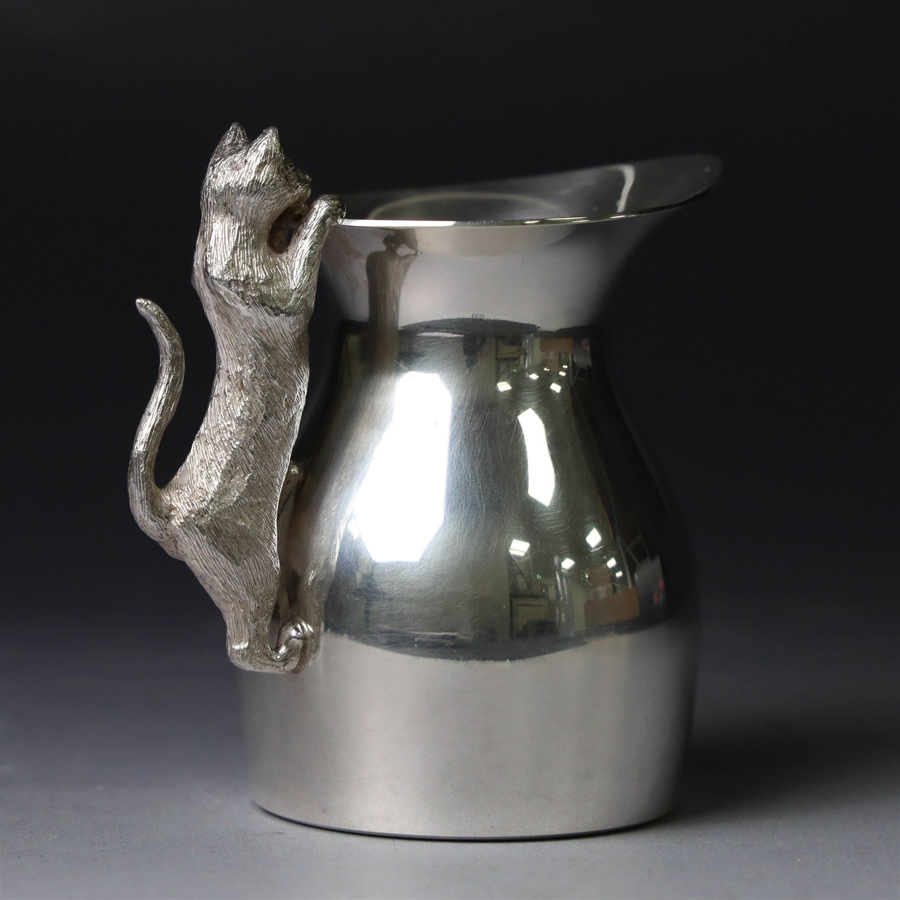 Modern silver cream jug and sugar bowl, each of waisted plain form, the handles modelled as cats, hallmarked Nicholas Plummer, London 2002, jug H8cm
