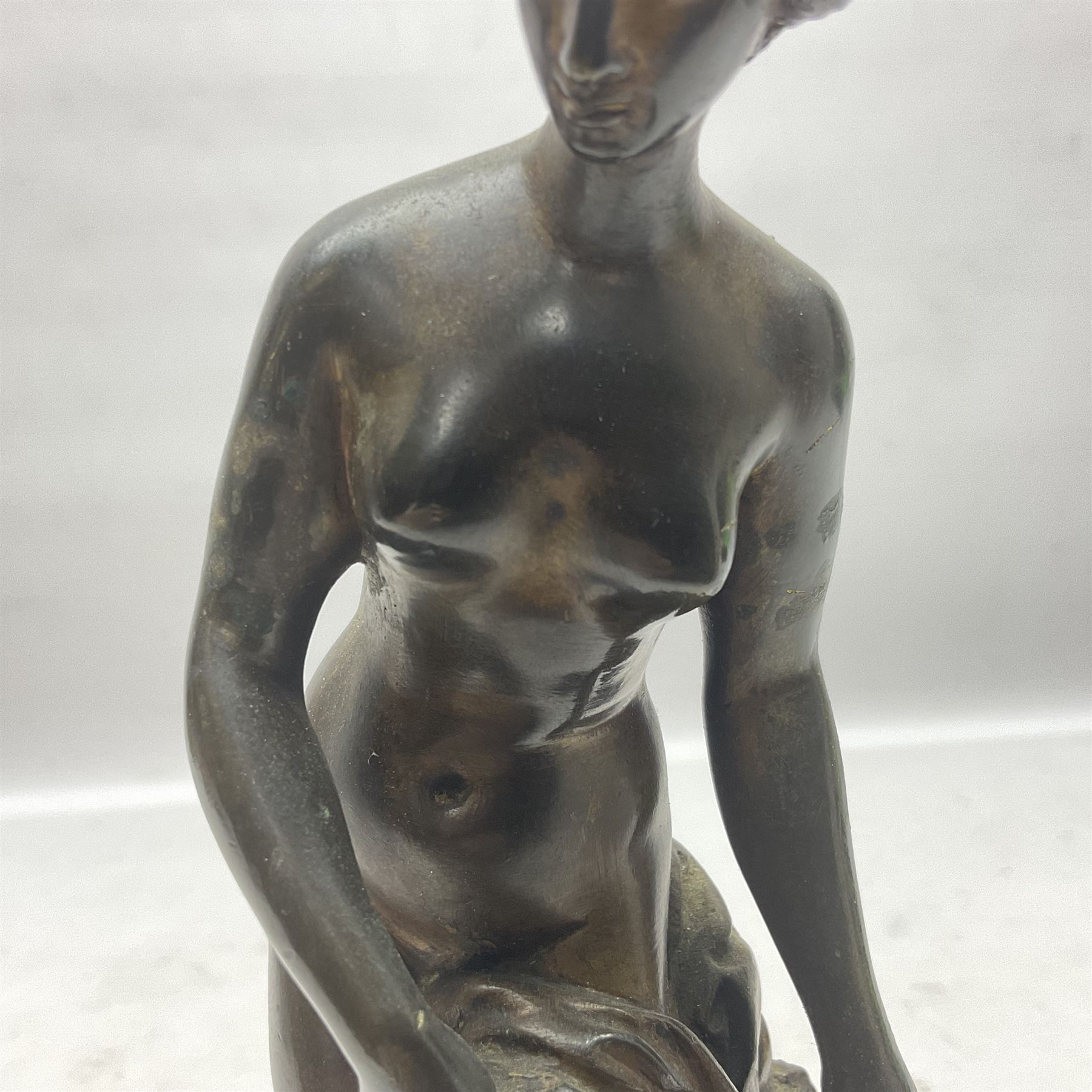 After Christophe Gabriel Allegrain, bronzed figure Venus in the Bath, H24cm