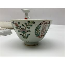 Collection of Chinese ceramics, to include enamelled footed bowl, decorated with a dragon and bird, blue and white dish with figures in a garden, oil lamp etc 
