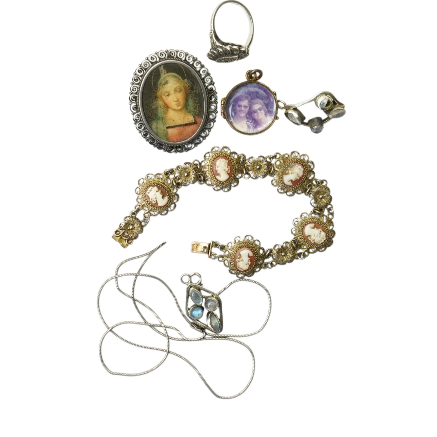 Victorian gilt rock crystal brooch, 9ct gold chase link chain necklace, Accurist ladies wristwatch, malachite bead necklace, silver jewellery including a filigree cameo bracelet, portrait miniature brooch, rings etc, together with various costume jewellery