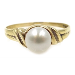  9ct gold single stone pearl ring, hallmarked  