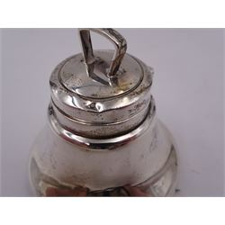 1920s silver novelty inkwell, modelled as a bell, the hinged cover with loop handle, hallmarked Birmingham 1922, maker's mark worn and indistinct, H5.5cm