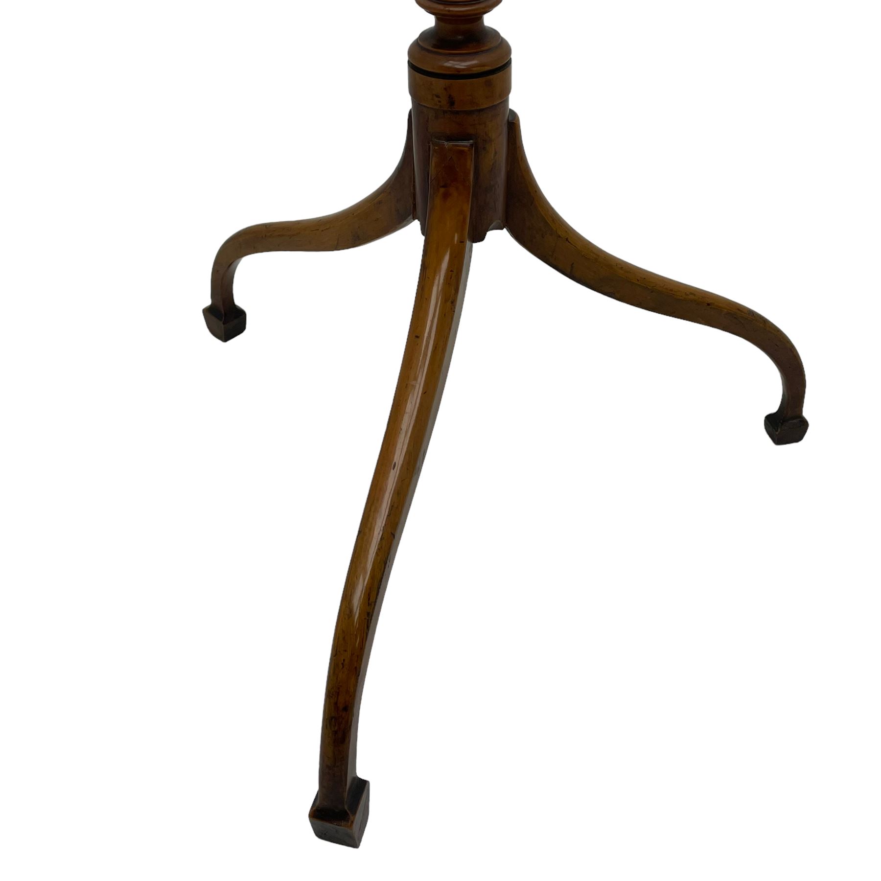19th century satinwood tripod wine table, moulded oval top inlaid with boxwood and ebony stringing, fine turned vasiform column, three splayed supports with spade feet