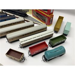 Tri-ang/Hornby '00' gauge - RS.606 Express Goods Set; boxed; eleven passenger coaches and twelve goods wagons (some boxed) by Hornby, Lima etc; and boxed Hornby Skaledale Station Building with platform