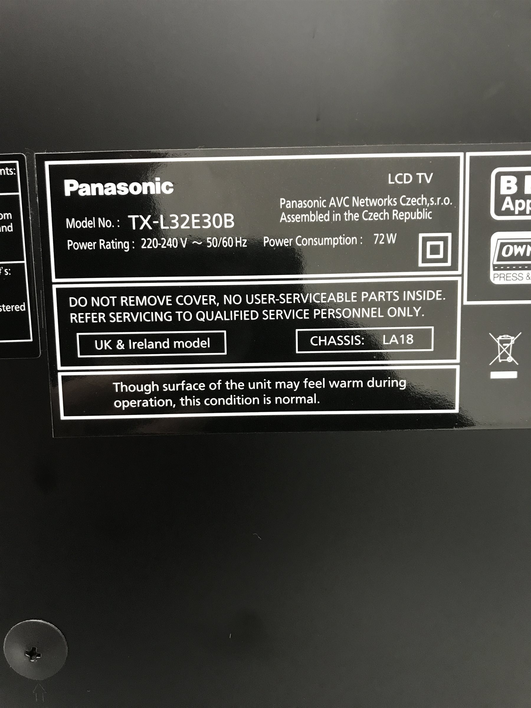 Panasonic TX-L32E30B 32'' television with remote