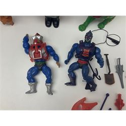Group of 1980s Masters of the Universe figures to include He-Man, Skeletor, Stridor and Battle Cat, with collection of accessories 