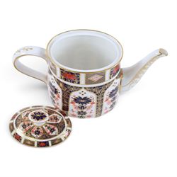 Royal Crown Derby Old Imari 1128 pattern teapot, sugar bowl and milk jug, teapot H20cm