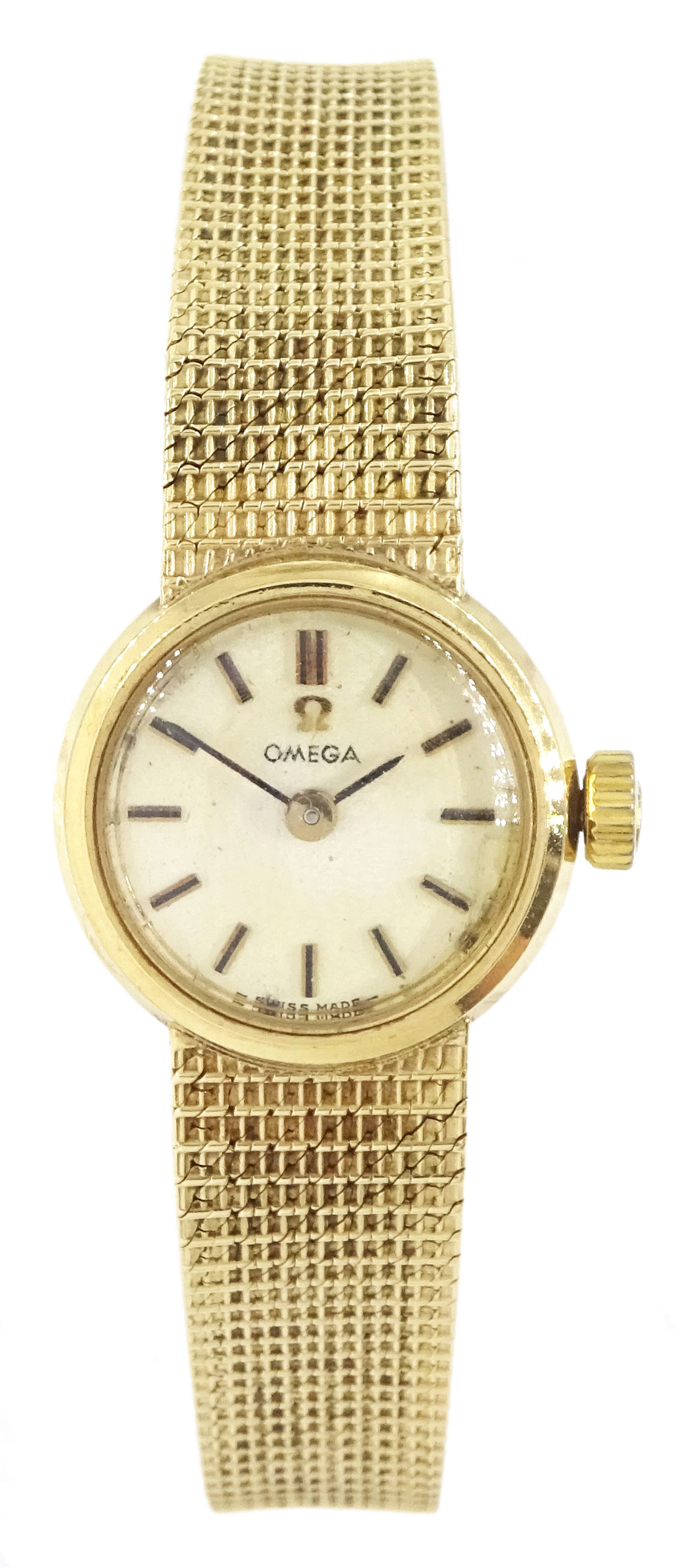 Omega ladies 9ct gold manual wind wristwatch, on integral 9ct gold bracelet, London 1978