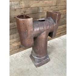 Large Victorian T shaped salt glazed terracotta chimney pot 