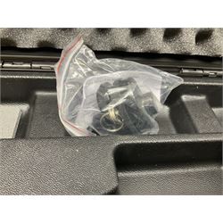 Browning black plastic shotgun case to accommodate 76.2cm (30