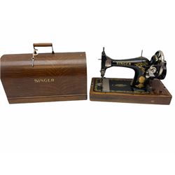 Cased vintage Singer hand sewing machine, with key, H29.5cm.