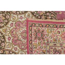Pakistani Bohara hand-knotted rug, 156x196cm and a Chinese Persian style rug, 168x113cm, (2)