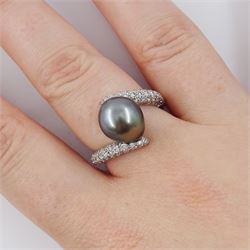 Chanel 18ct white gold pearl and diamond crossover ring, single cultured grey pearl, with pave set round brilliant cut diamond shoulders, hallmarked