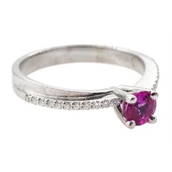 18ct white gold round pink sapphire ring, with diamond set shoulders, stamped 750, sapphire approx 0.50 carat