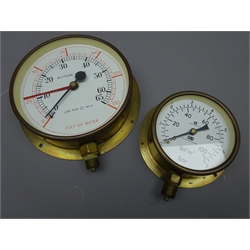  Brass cased Altitude Gauge to measure 65 LBS per square inch & 150 Feet of Water, D15cm and a similar Pipeline Controls Ltd. pressure gauge to measure 100 lbf/in, 7 bar, D10cm (2)  