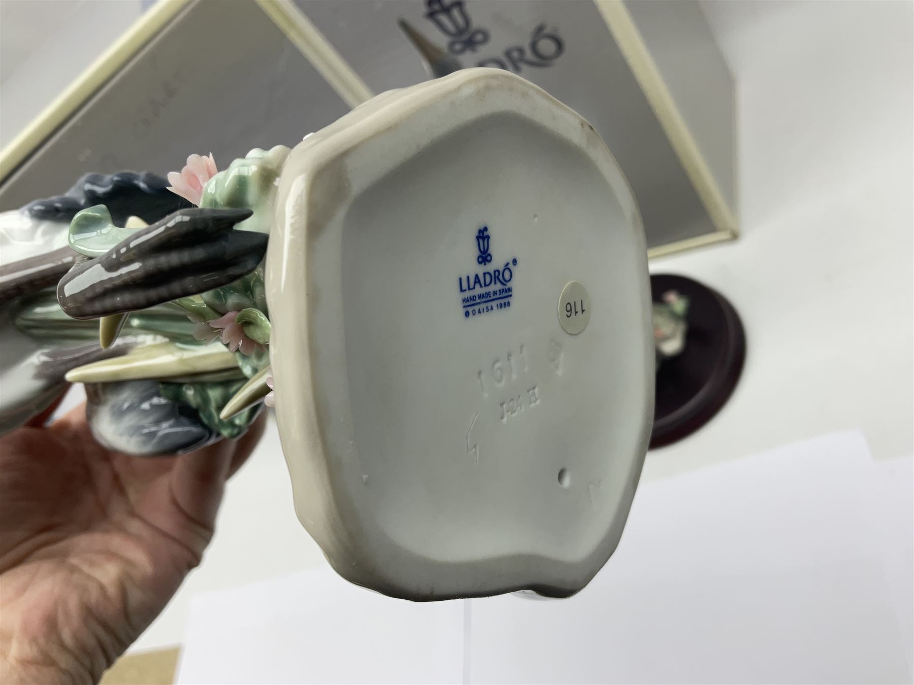 Two boxed Lladro figures, comprising courting cranes no 1611 and dancing crane no 1614, both with original boxes 