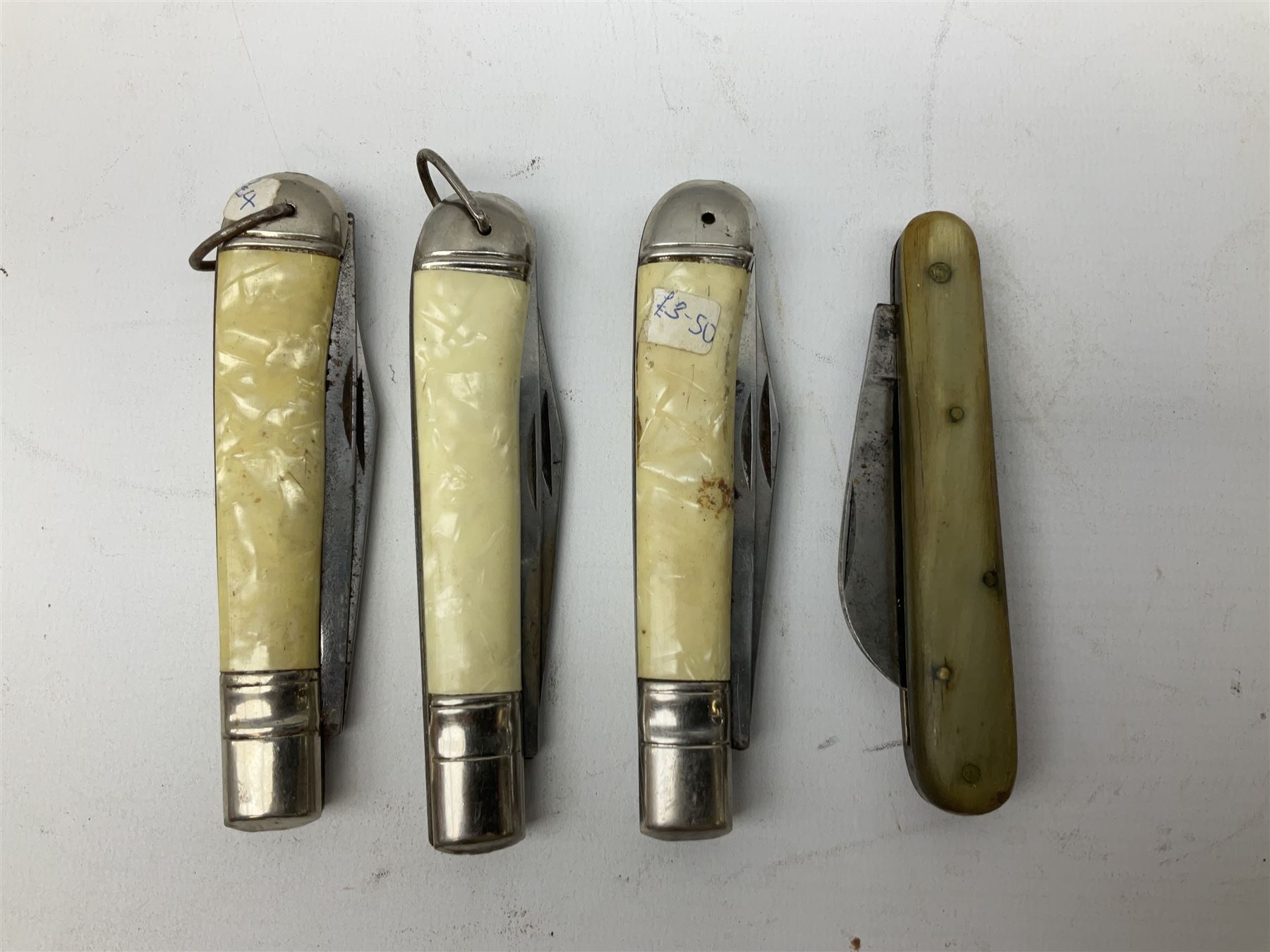 Eighteen pocket knives including examples by Richards of Sheffield, knife  commemorating the Royal Wedding 29th July 1981 etc