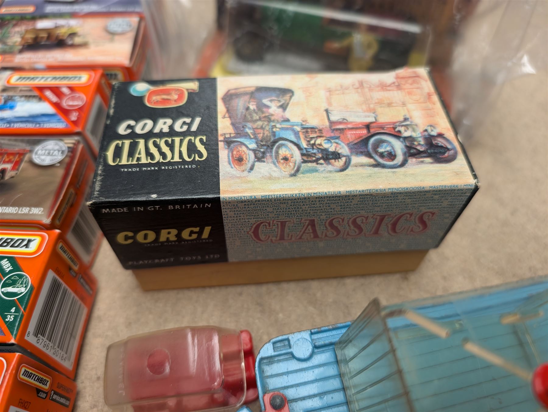 Collection of boxed Matchbox and Dinky Toys diecast vehicles, including Corgi Classics The World of Wooster, together with an unboxed Chipperfields Circus 1139 Scammel MK3