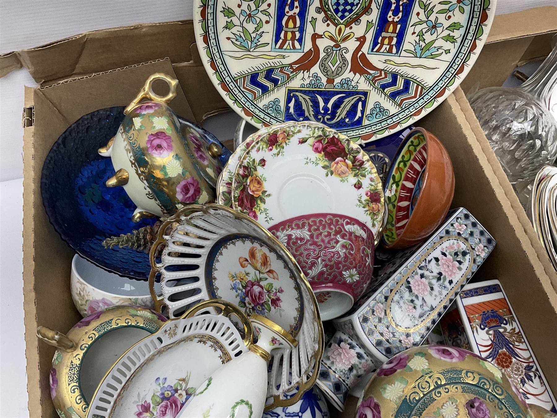 Small Royal Doulton vase, Colclough tea wares and other ceramics and collectables, in two boxes 