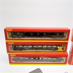 Hornby '00' gauge - four Royal coaches, all boxed; five teak finish passenger coaches, two boxed; and two Mail coaches