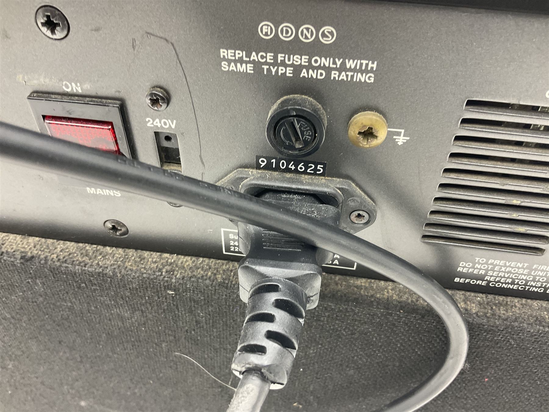 Carlsbro Pro Series A1 amplifier serial no.9104625 L57cm