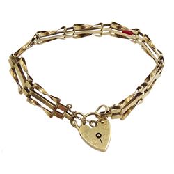 9ct gold three bar gate bracelet, with heart locket hallmarked, approx 7.25gm