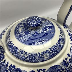 Spode blue and white kettle, decorated in the Italian pattern, with printed mark beneath, H30cm.