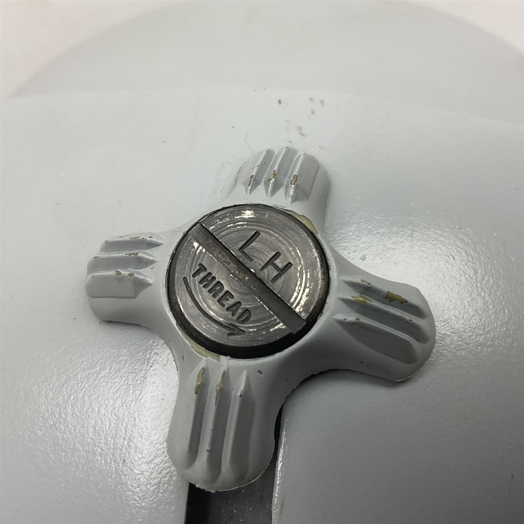 Silver grey SPH-4B Flight Helmet as used by helicopter pilots in the USAF and US Army in the 1990s; made of epoxy resin reinforced fibreglass; fitted with clear and tinted visors and complete with an M-87A/AIC boom mike; original condition and bench tested.