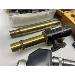 Large collection of microscope lenses, for various microscopes 