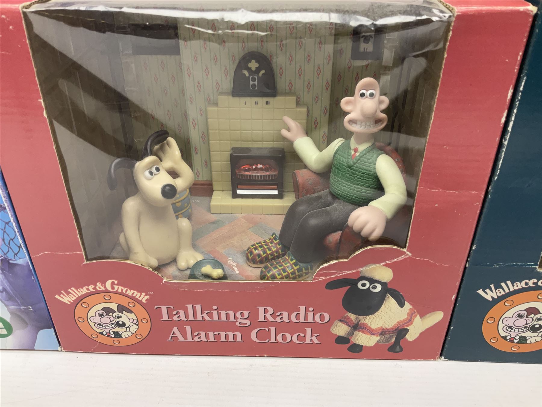 Nintendo Super Mario Bros 1992 Zeon alarm clock, Wallace and Gromit