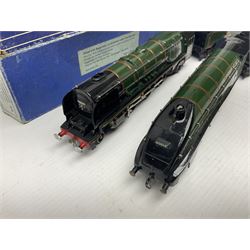 Hornby Dublo - 3-rail - Duchess Class 4-6-2 locomotive 'Duchess of Montrose' No.46232 in BR gloss green and original plain blue box; with tender in separate Tony Cooper box; and Class A4 4-6-2 locomotive 'Silver King' No.60016 in BR gloss green and original box; with tender in separate box (4)