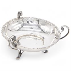 Art Nouveau silver footed bowl, of circular form with three naturalistically curved handles and upon three scroll feet, hallmarked Elikington & Co, Birmingham 1907, H8cm, D13.5cm