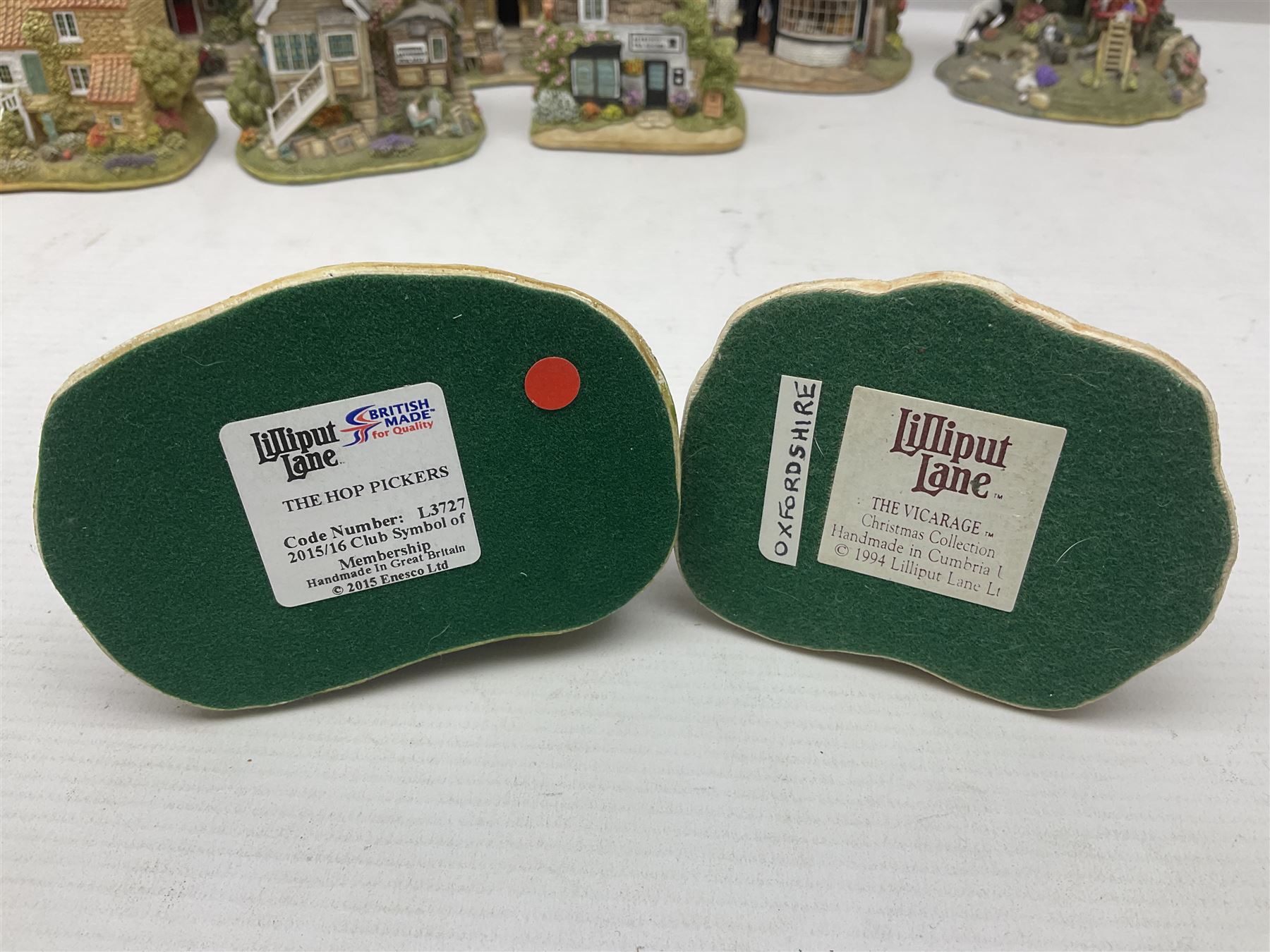 Twenty Lilliput Lanes, including The Right Note, Chatterbox Corner, Whistle Stop Gate, New Neighbours, Travellers Rest etc, all in original boxes