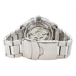 Seiko 5 Sports gentleman's stainless steel automatic wristwatch, Ref. 7S36-04N0, black dial with gilt baton hour markers and one other Seiko 5 Sports, Ref. 7S36-04X0, with grey dial and baton hour markers, both with day-date apertures and exhibition back cases, one boxed