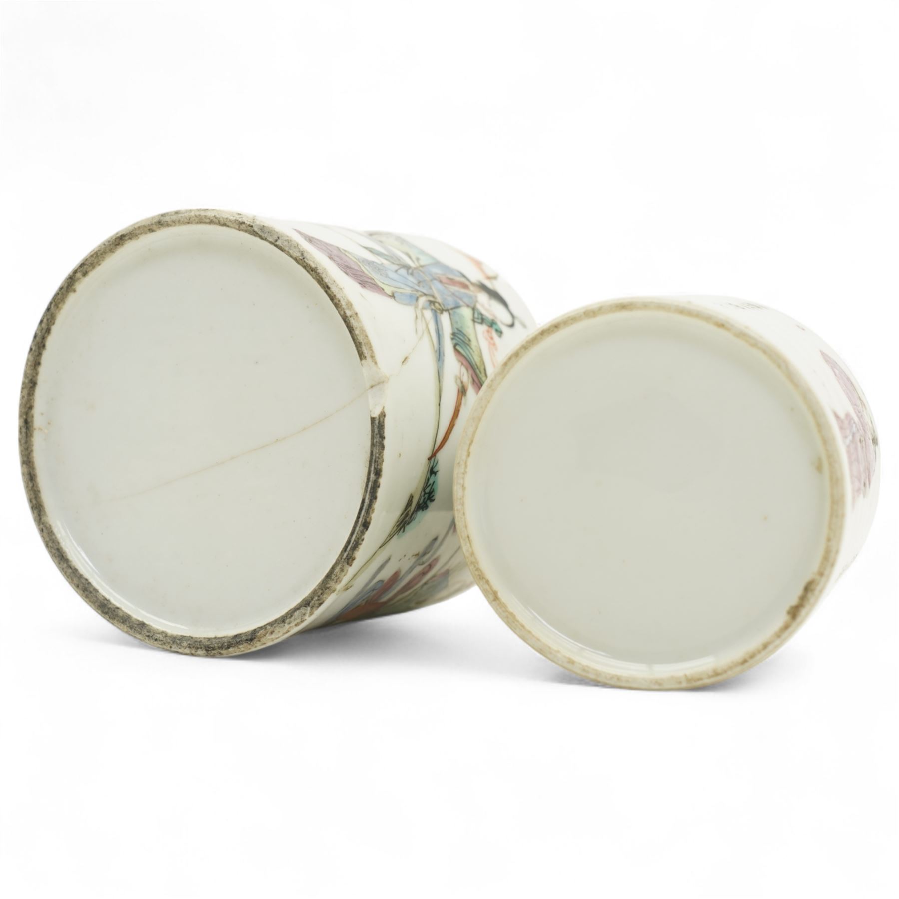 Two Chinese Qing dynasty famille rose pots, decorated with figures from 'Wu Shang Pu', the smaller pot with lines of verse, larger H8cm (2)