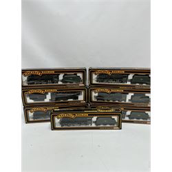 Seven Mainline Railways '00' gauge Jubilee Class 4-6-0 locomotives, comprising five 37062 in BR green livery, reworked as United Province no. 45578, Newfoundland no. 45573, Bellerophon no.45694, Nelson no. 45664 and no. 45691, 37047 Mars locomotive no. 45698 with Fowler tender in BR green livery and 936153 Western Australia locomotive no. 45568 in BR black livery, all boxed