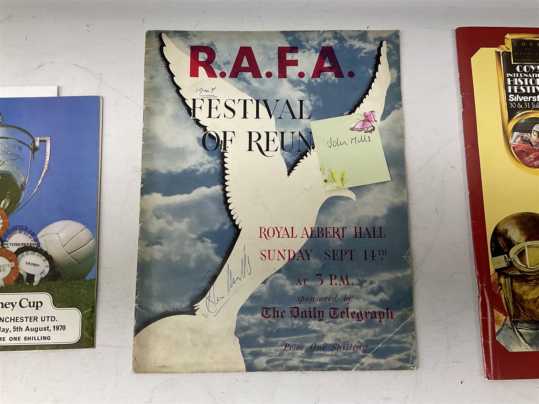 Autographs from film, stage, sporting personalities etc, including mid 20th century Hull City FC, Esmond Knight, John Clements, Kay Hammond, Richard Greene, Manning Whiley, Jerry Desmond etc, in albums, on pieces etc