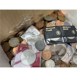 Quantity of coins, including commemorative crowns etc
