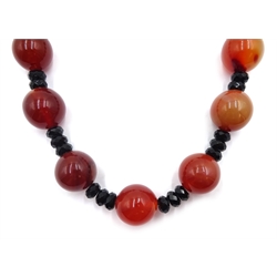 Large agate and onyx bead necklace, with 14ct gold clasp