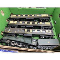Hornby '00' gauge - Class A4 4-6-2 locomotive 'Golden Plover' No.60031; three Pullman passenger coaches; quantity of track, power controllers and transformers; together with small quantity of 'N' gauge rolling stock, layout vehicles etc; in two boxes