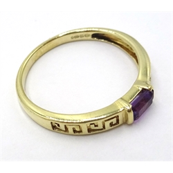  Gold amethyst Greek key design ring halllmarked 9ct   