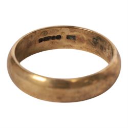 9ct gold wedding band, hallmarked 