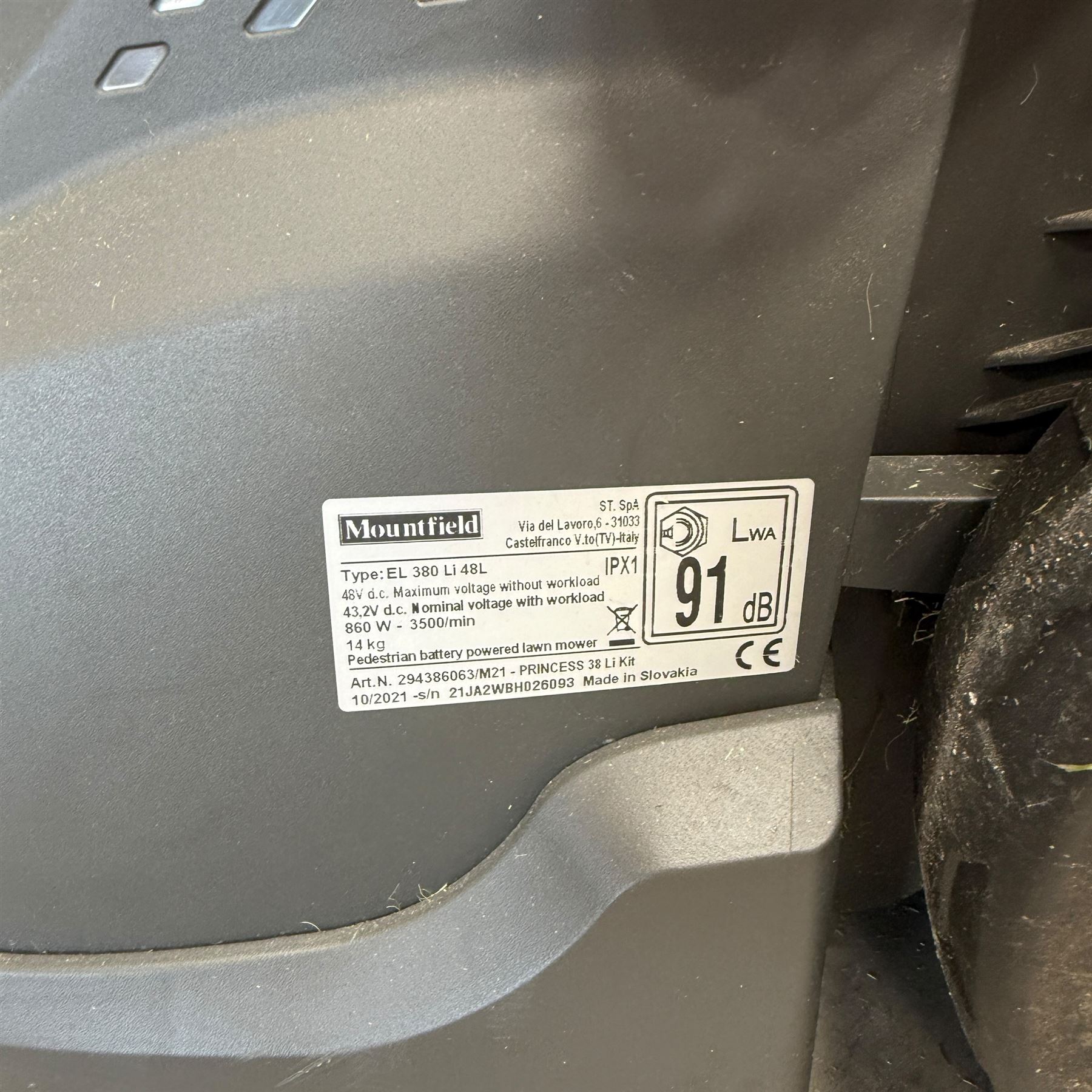 Mountfield - E Power cordless lawnmower, and two batteries