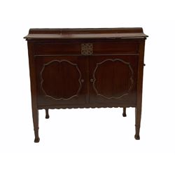 Gilbert gramophone in mahogany cabinet