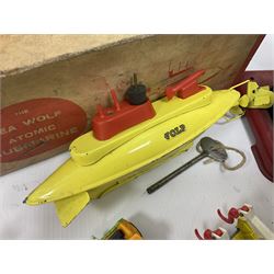 Sutcliffe ‘Sea Wolf’ clockwork atomic submarine, boxed; Mamod SP2 Steam Engine, lacking chimney; with quantity of playworn die-cast vehicles to include Corgi, Matchbox etc