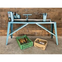 Draper WTL12 wood lathe and a collection of turning chisels 