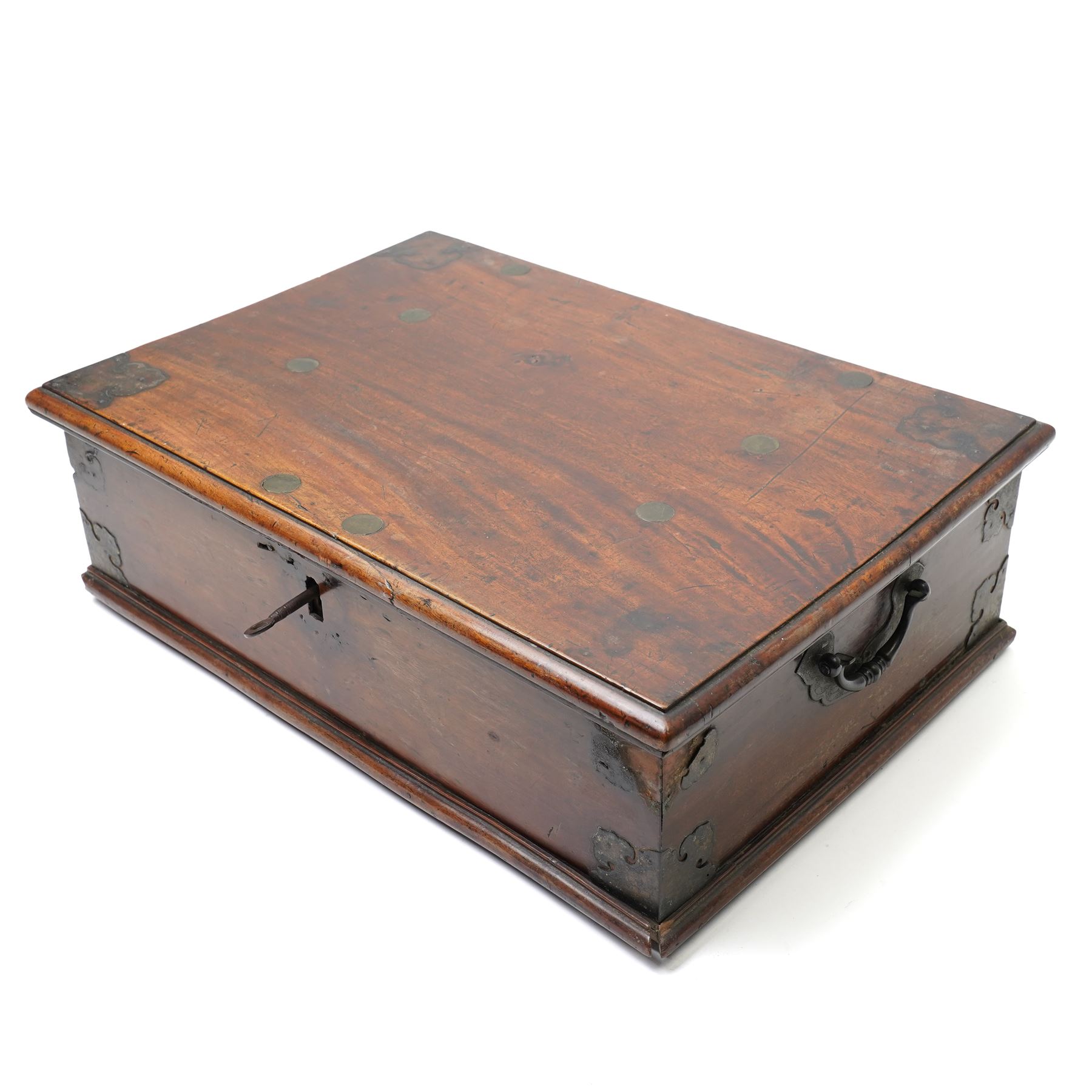 Late 18th century Colonial ship's travelling chest with paper lined interior and side carrying handles W51cm