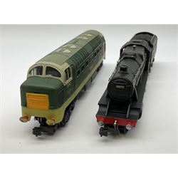 Hornby Dublo - two-rail 2224 Class 8F 2-8-0 locomotive No.48073 with instructions; and 2234 Deltic Type Diesel Electric locomotive 'Crepello' No.D9012 with instructions (for Co-Co 2232); both in red striped boxes (2)