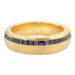 18ct brushed and polished gold gentleman's diamond ring, the band set with calibre cut black diamonds